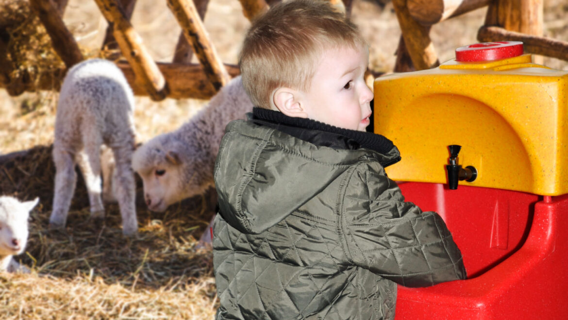 Children must be taught to wash their hands when visiting animal attractions